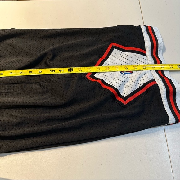 Bleecker Mercer Basketball Sz L Black w/Graphic Print Drawstring Shorts - Picture 12 of 13